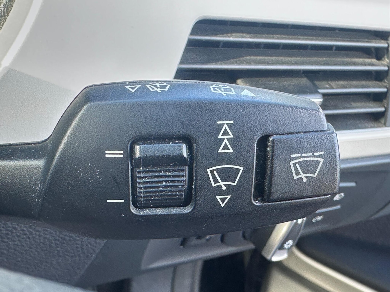 Used BMW 3 Series 2012 for sale - 77396206: Photo 23