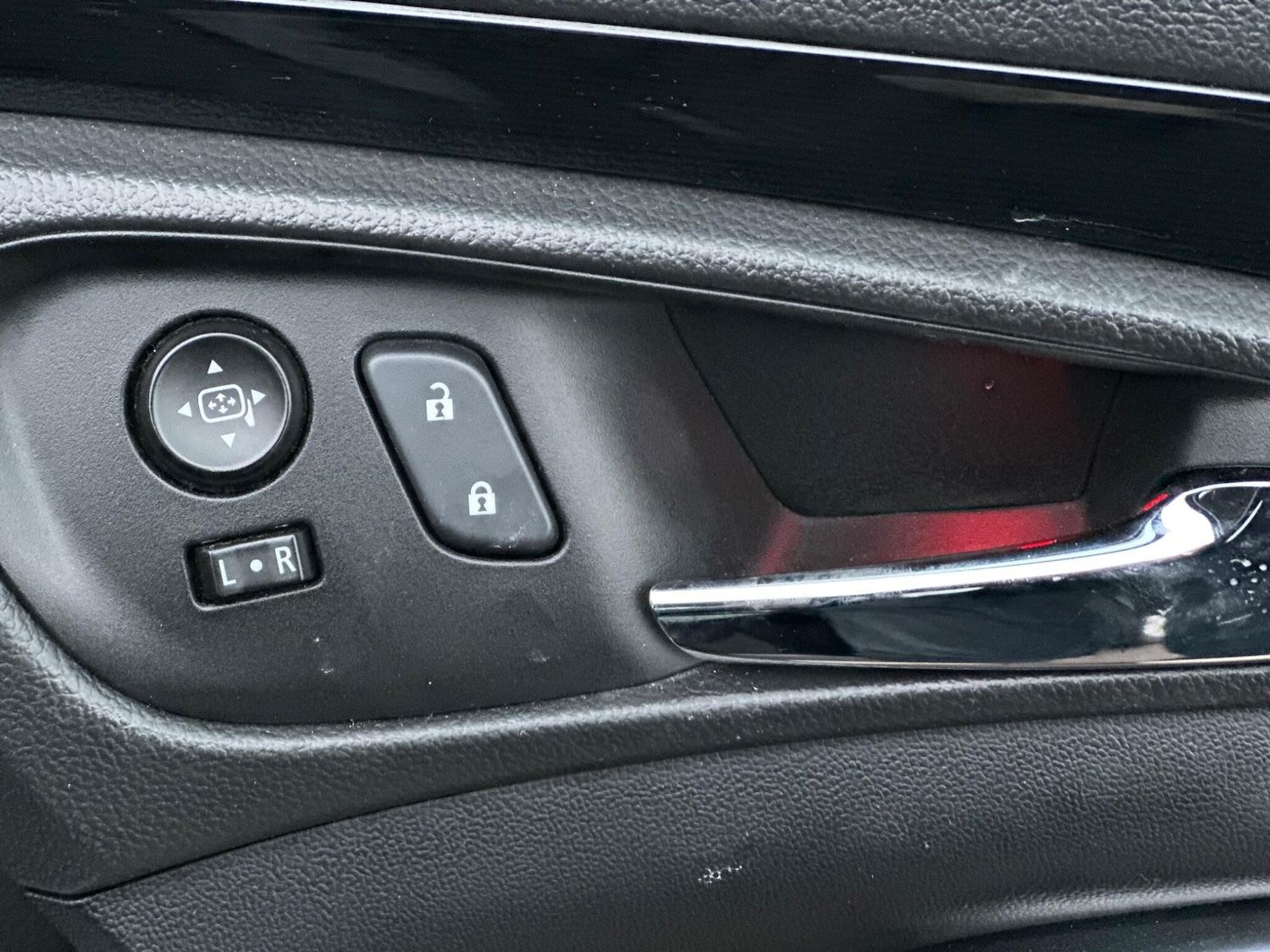 Used Vauxhall Insignia 2015 for sale - 77441405: Photo 24