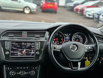 Used Volkswagen Tiguan 2017 for sale - 77376858: Photo