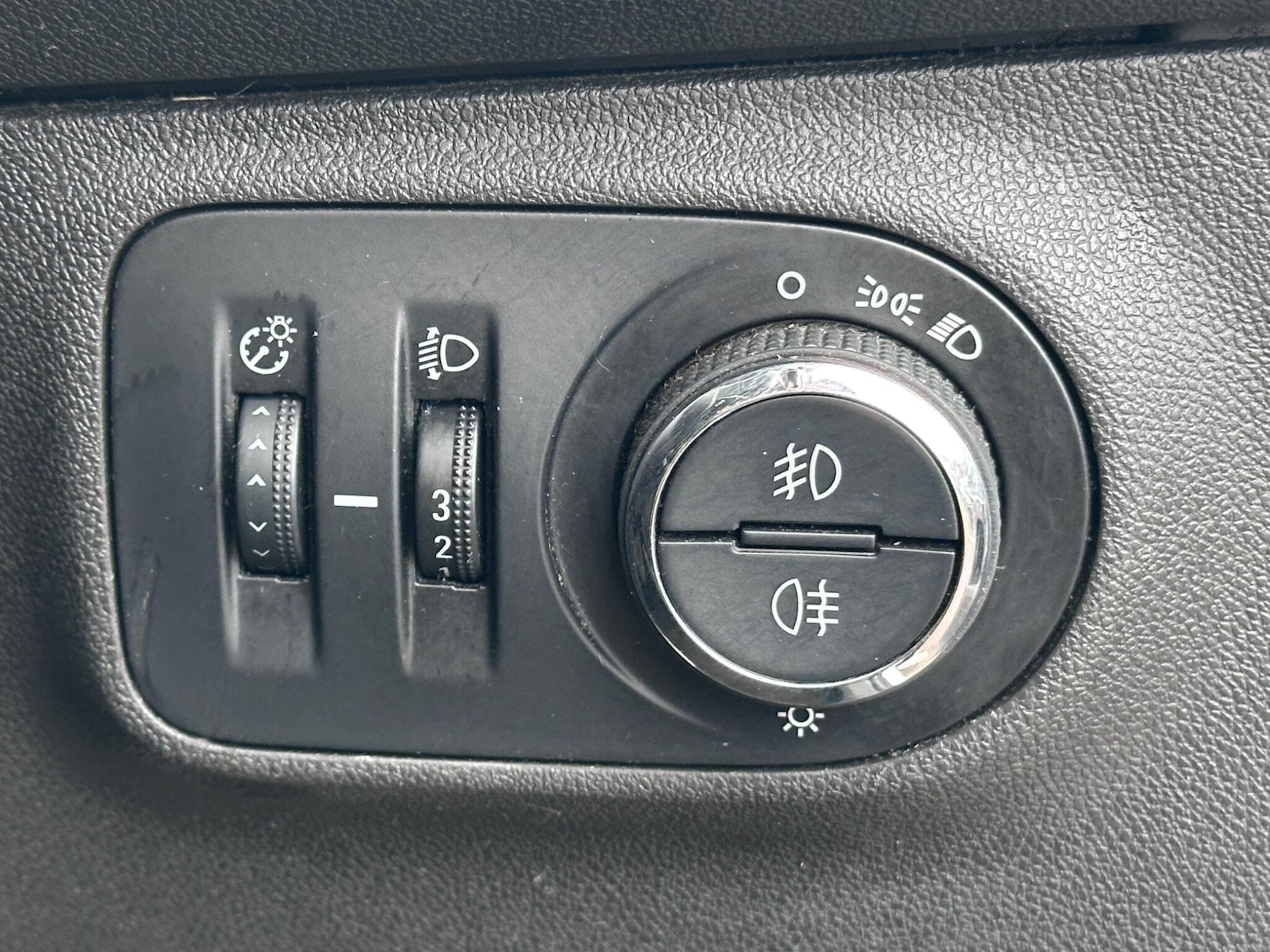 Used Vauxhall Corsa 2015 for sale - 77396699: Photo 17