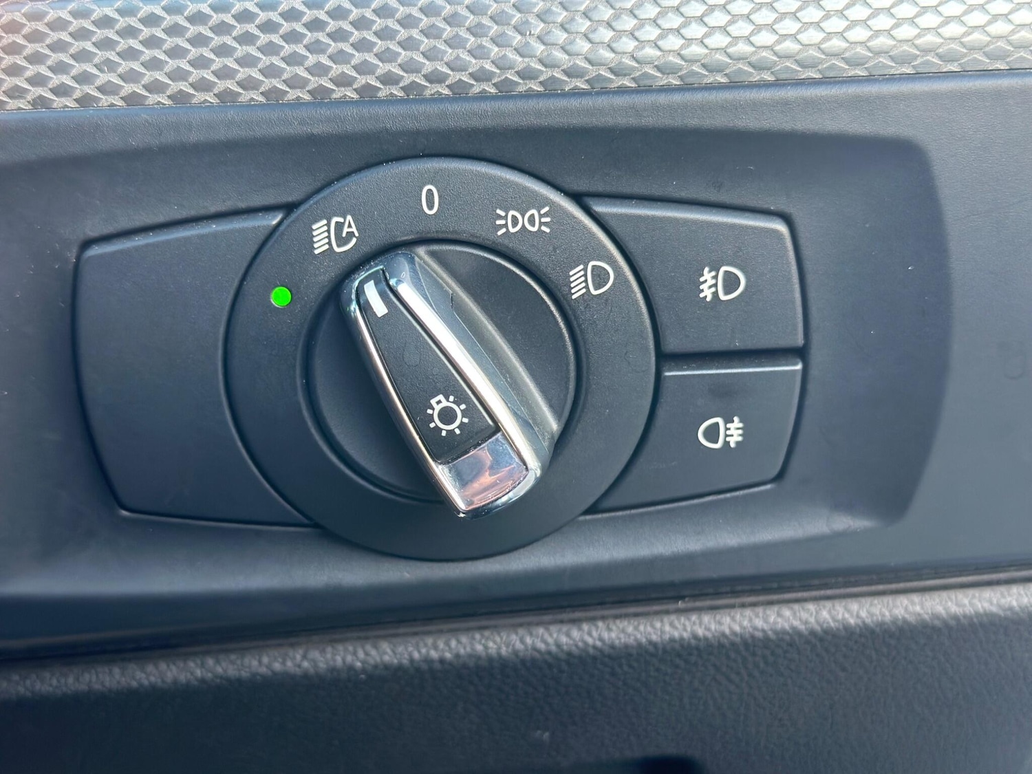 Used BMW 3 Series 2011 for sale - 77396519: Photo 15