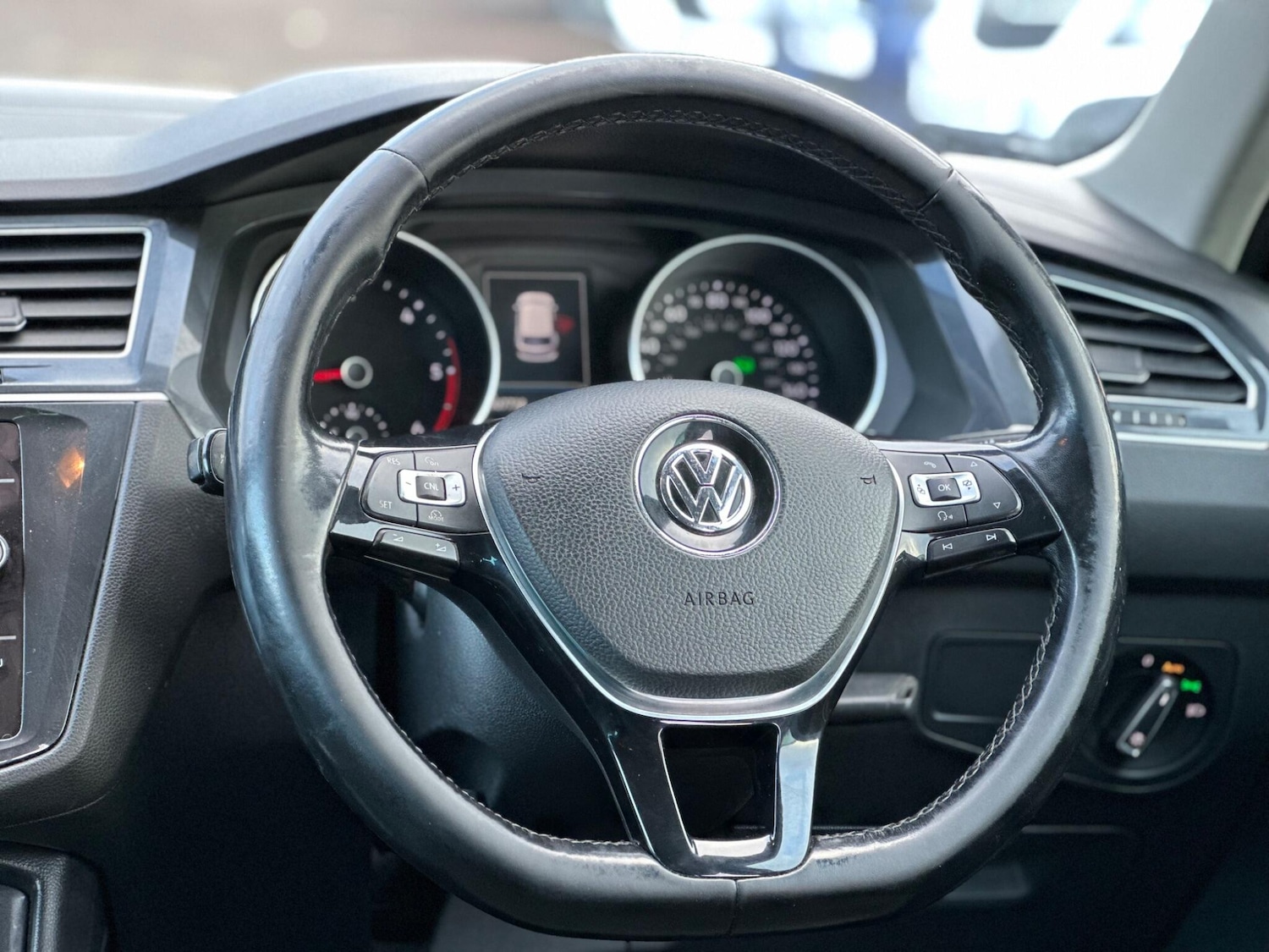 Used Volkswagen Tiguan 2017 for sale - 77396160: Photo 29