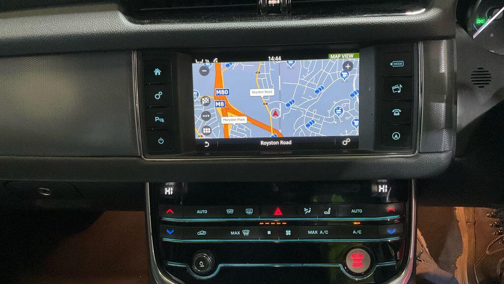 Used Jaguar XF 2018 for sale - 77468352: Photo 10