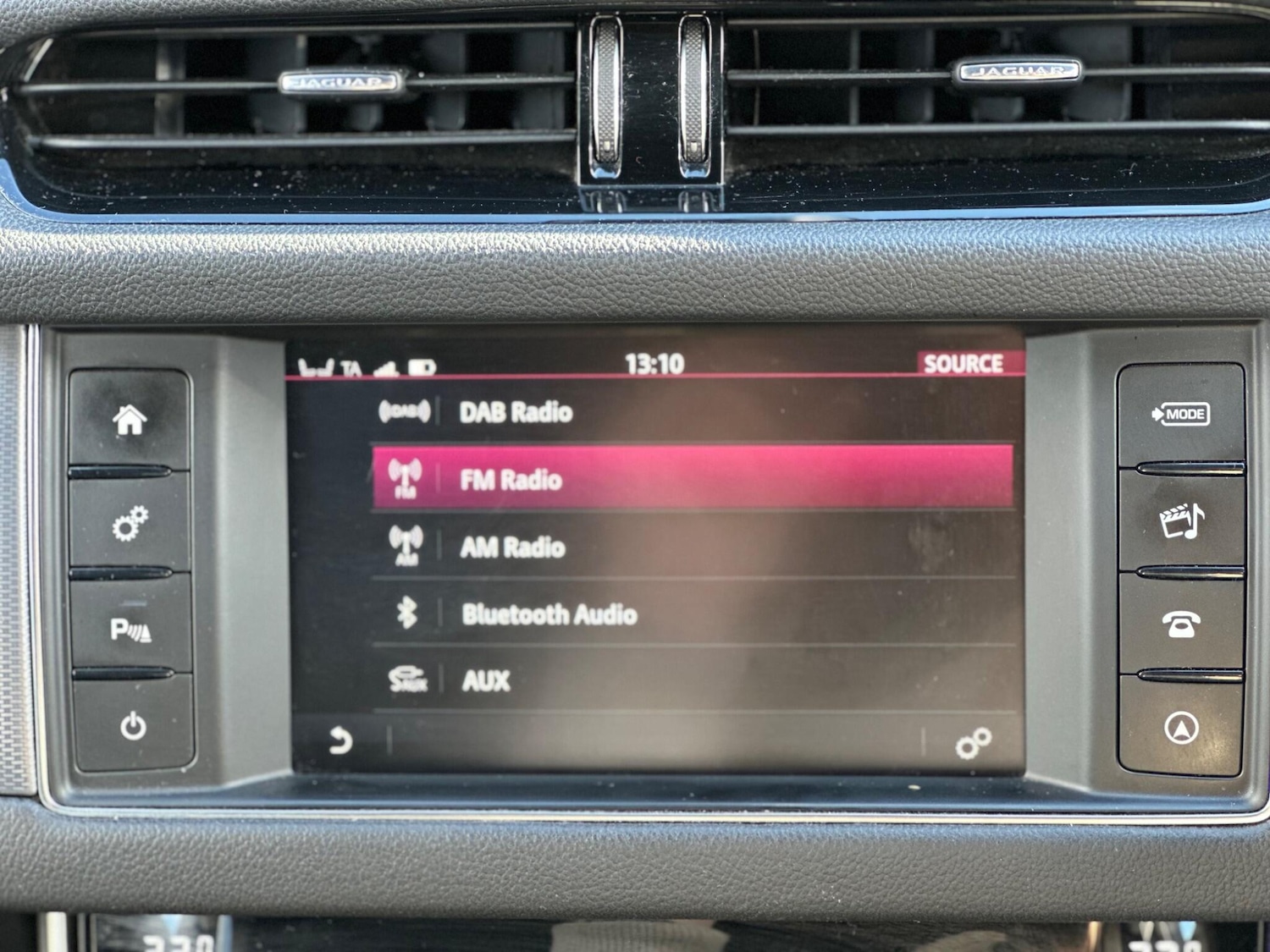 Used Jaguar XF 2018 for sale - 77468352: Photo 11