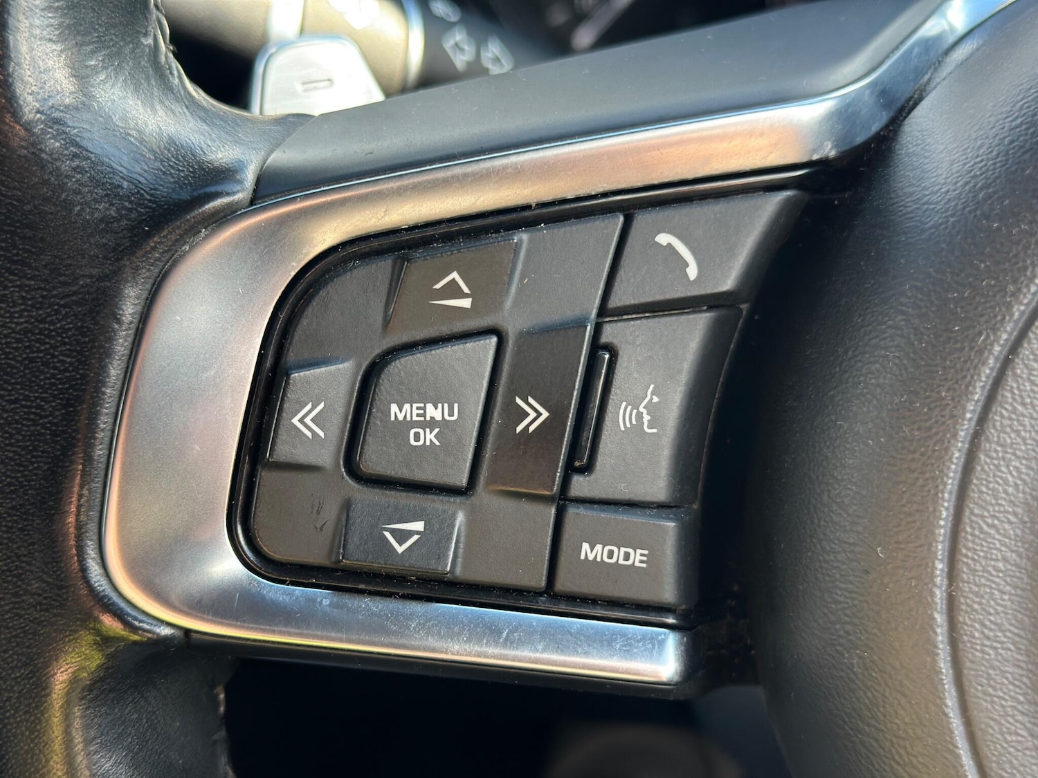 Used Jaguar XF 2018 for sale - 77468352: Photo 28