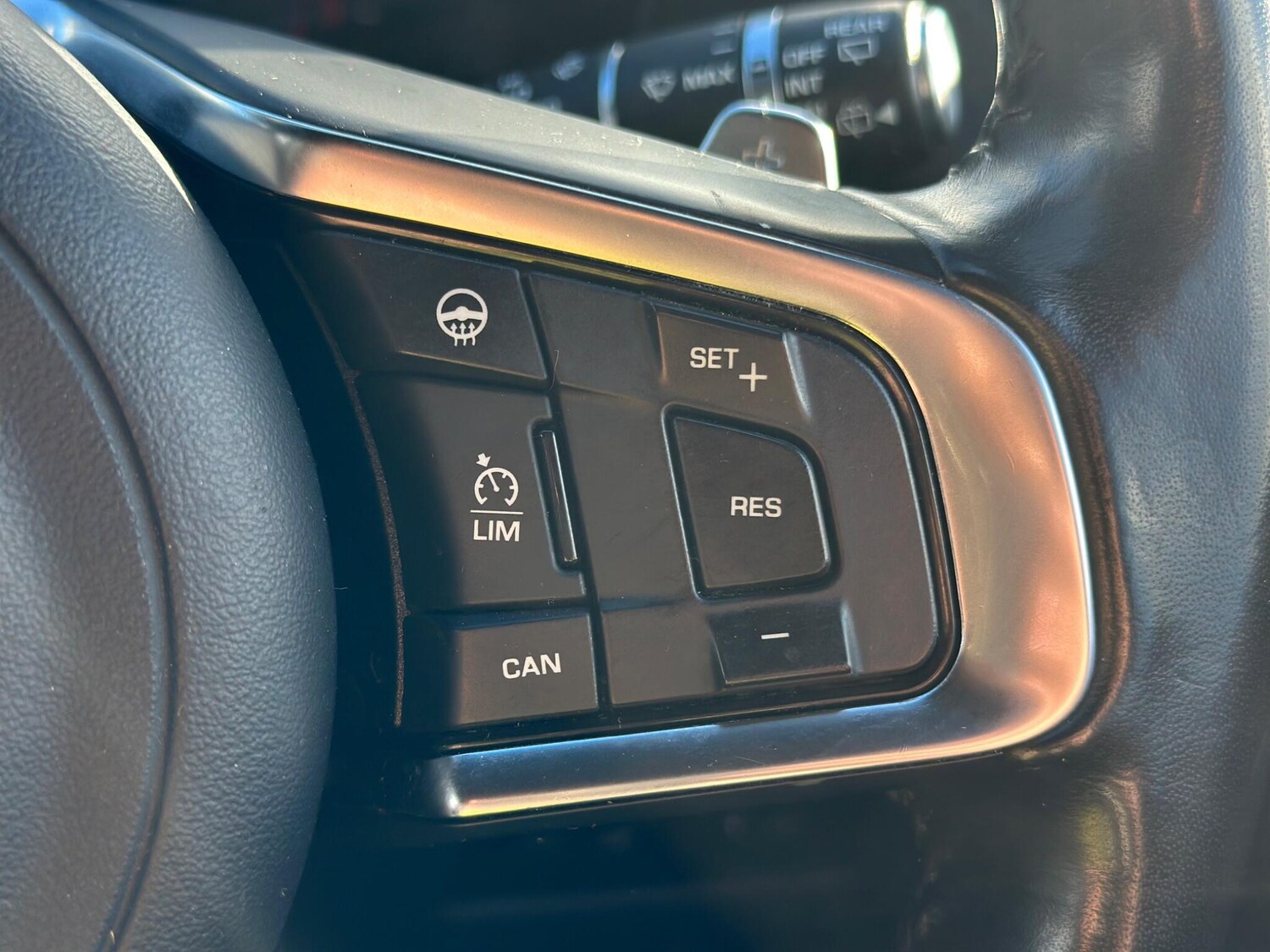 Used Jaguar XF 2018 for sale - 77468352: Photo 31