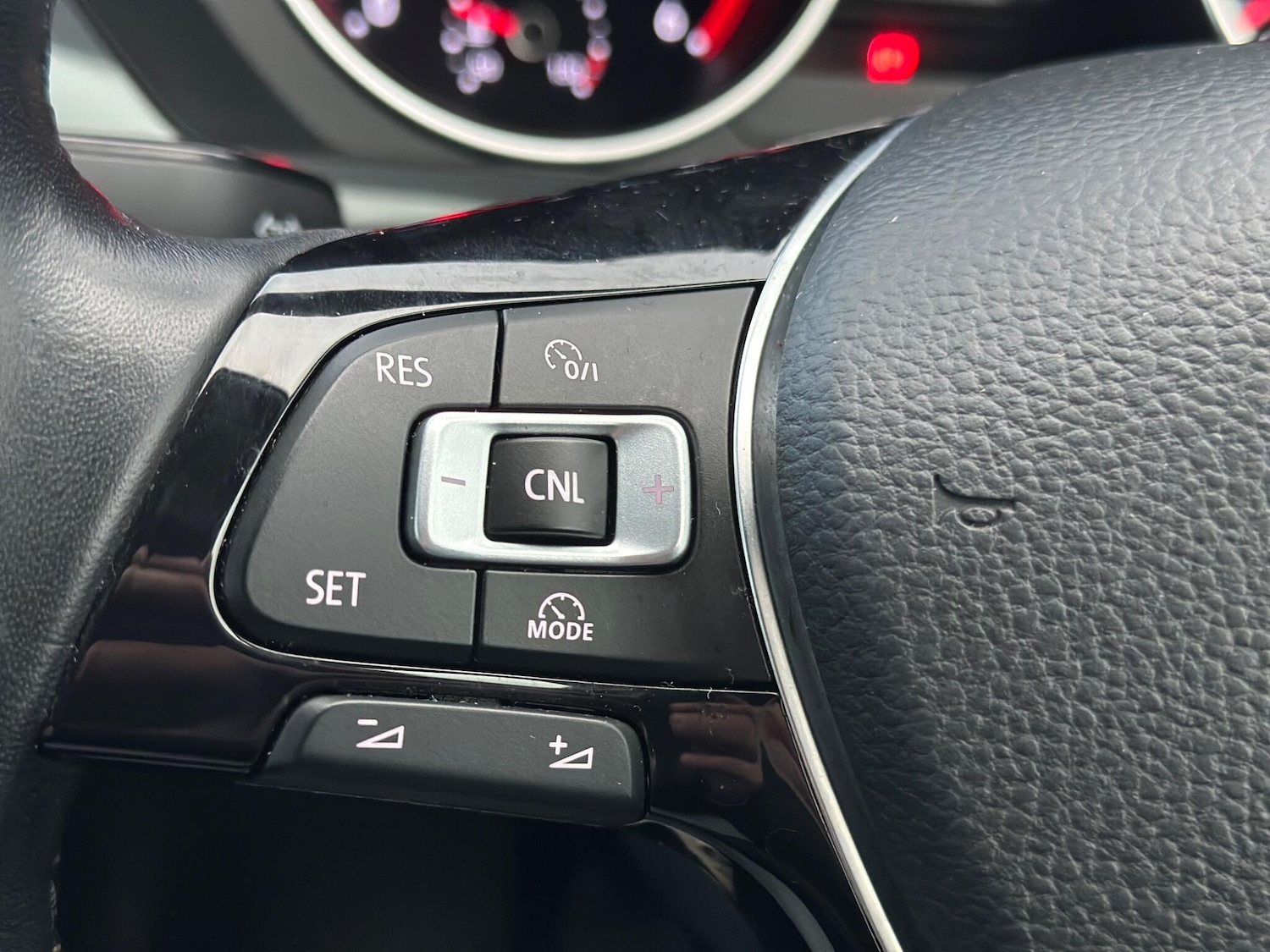 Used Volkswagen Tiguan 2017 for sale - 77396460: Photo 33