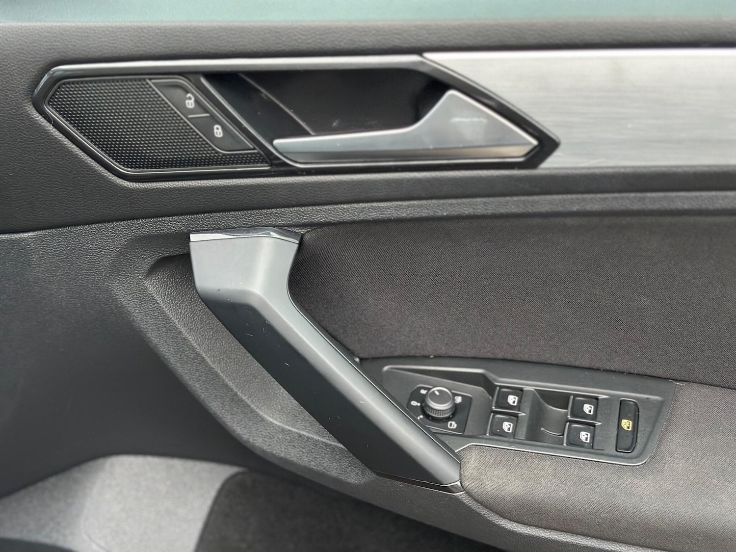 Used Volkswagen Tiguan 2017 for sale - 77396460: Photo 35