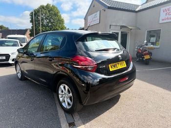 Used Peugeot 208 2017 for sale - 79358107: Photo