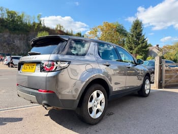 Used Land Rover Discovery Sport 2017 for sale - 79655800: Photo