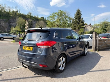 Used Kia Carens 2015 for sale - 78501401: Photo