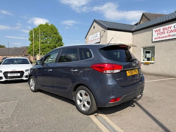 Used Kia Carens 2015 for sale - 78501401: Photo