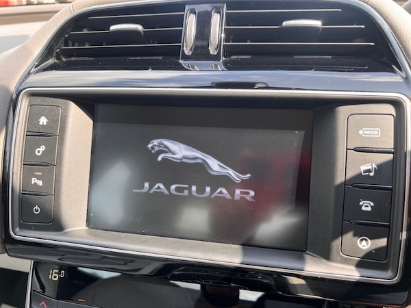 Used Jaguar XE 2017 for sale - 74964392: Photo 21