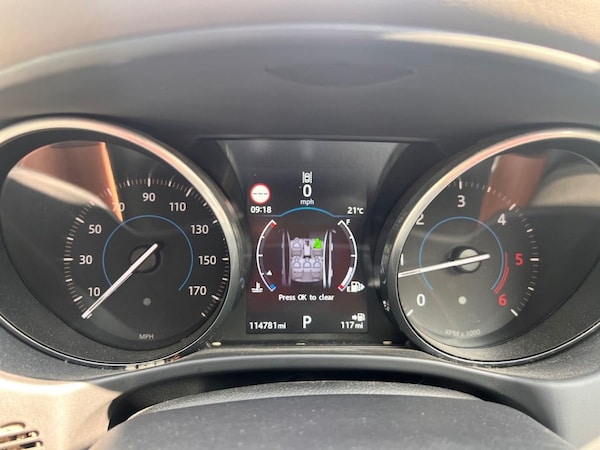 Used Jaguar XE 2017 for sale - 74964392: Photo 8