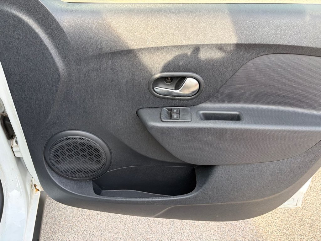 Used Dacia Sandero Stepway 2018 for sale - 78110335: Photo 7