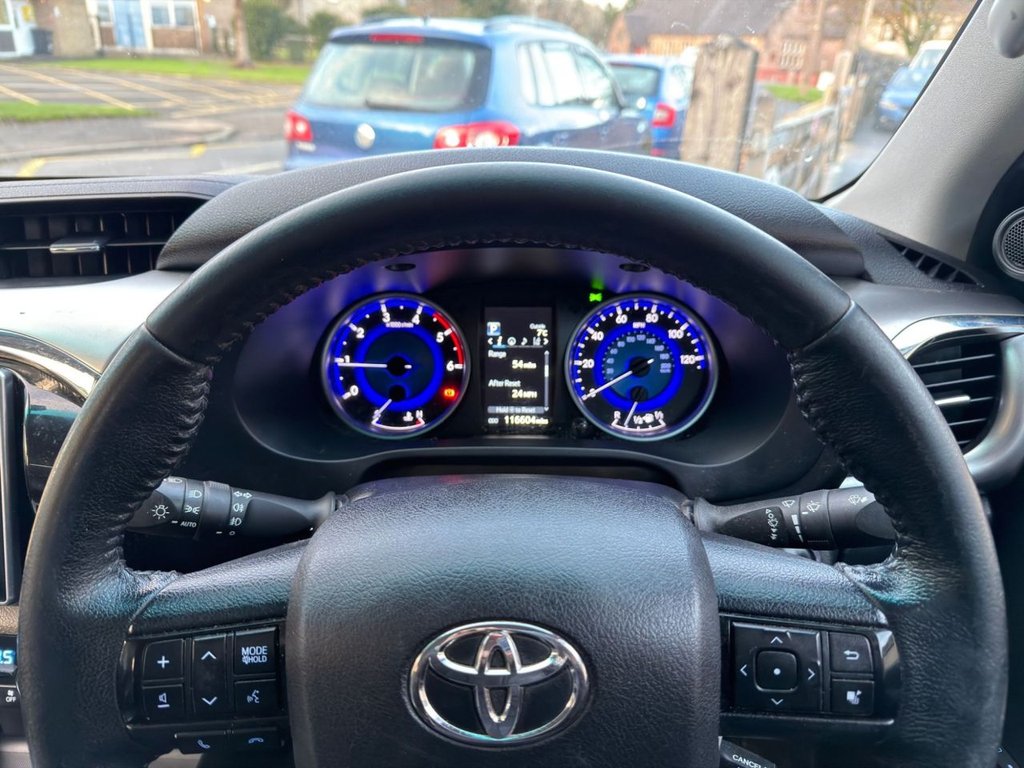 Used Toyota Hilux 2017 for sale - 76797954: Photo 18