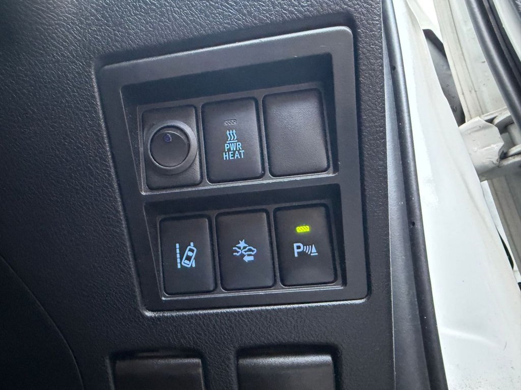 Used Toyota Hilux 2017 for sale - 76797954: Photo 21