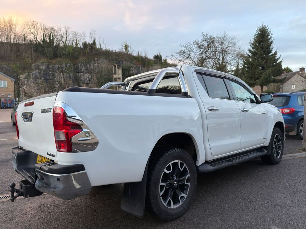 Used Toyota Hilux 2017 for sale - 76797954: Photo 3