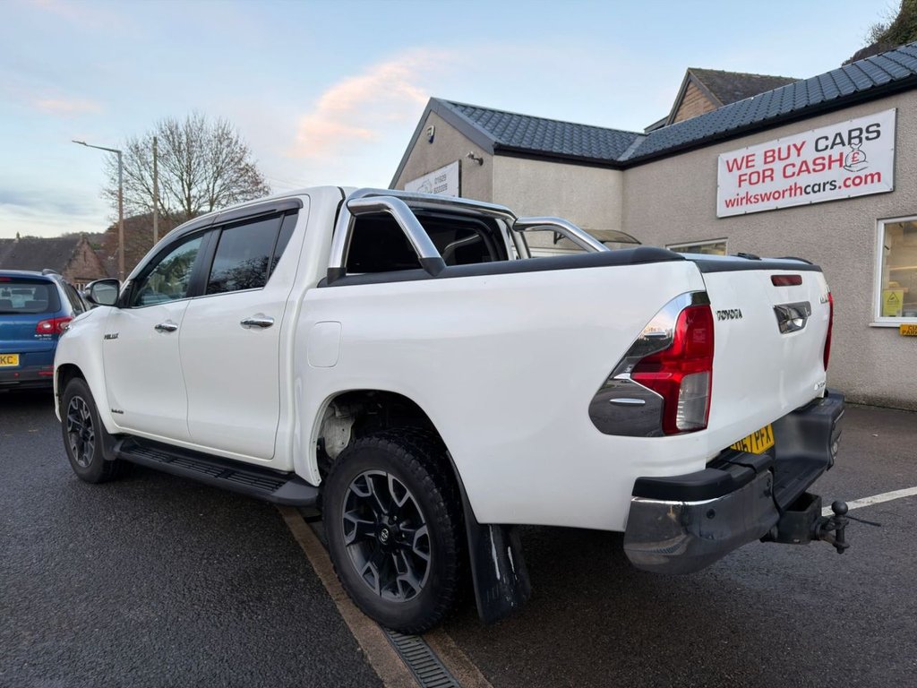 Used Toyota Hilux 2017 for sale - 76797954: Photo 4