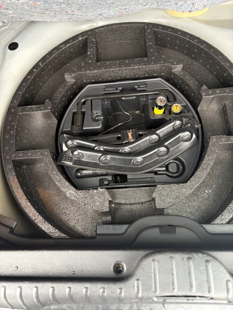 Used Citroen C3 Picasso 2011 for sale - 76820940: Photo 20