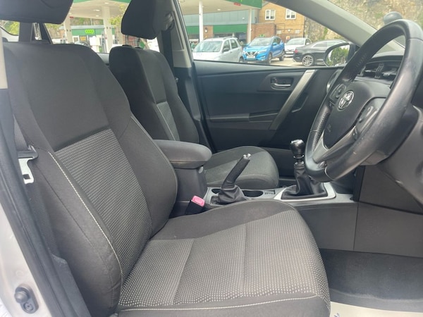 Used Toyota Auris 2013 for sale - 74947159: Photo 5