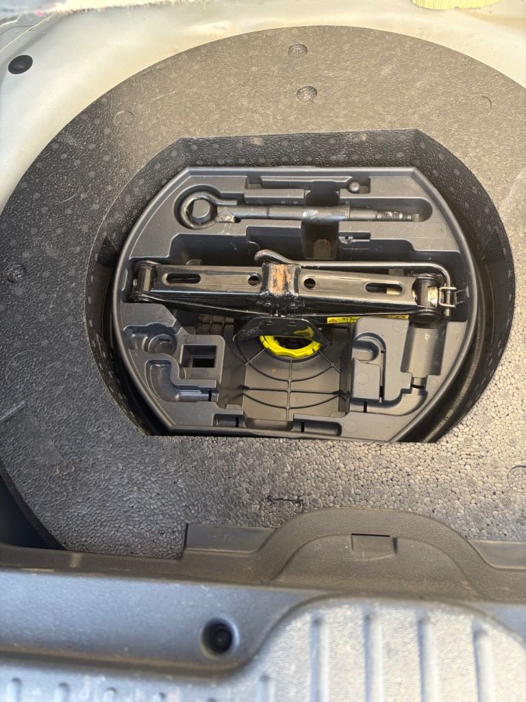 Used Citroen C3 Picasso 2011 for sale - 77161484: Photo 20