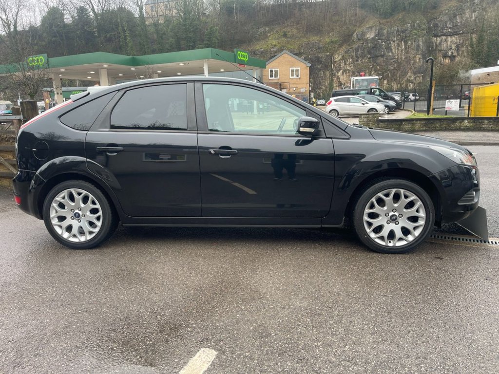 Used Ford Focus 2010 for sale - 77436570: Photo 16