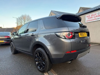 Used Land Rover Discovery Sport 2016 for sale - 76973635: Photo
