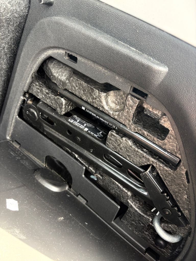 Used Vauxhall Corsa 2011 for sale - 77780759: Photo 19