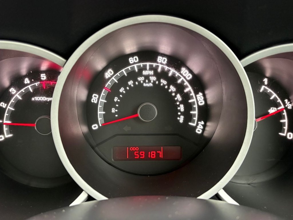 Used Kia Venga 2014 for sale - 76590824: Photo 13