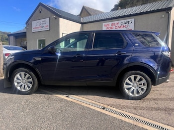 Used Land Rover Discovery Sport 2016 for sale - 75974138: Photo