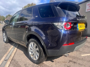 Used Land Rover Discovery Sport 2016 for sale - 75974138: Photo