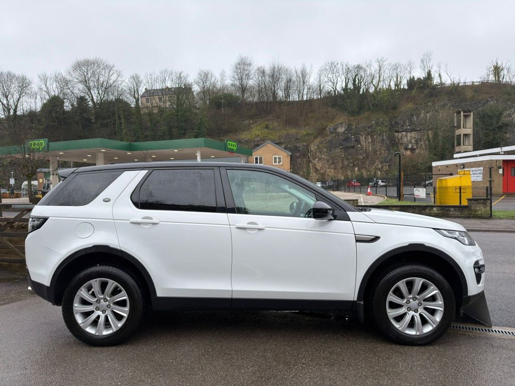 Used Land Rover Discovery Sport 2016 for sale - 77692967: Photo 12
