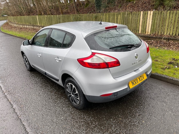 Used Renault Megane 2011 for sale - 75575301: Photo 2