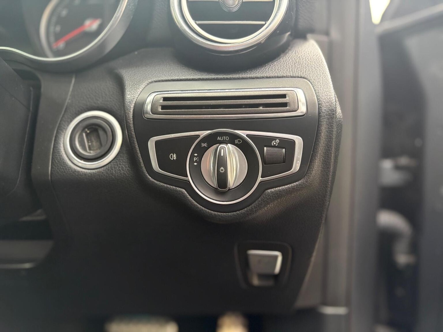 Used Mercedes-Benz GLC 2018 for sale - 76257614: Photo 56