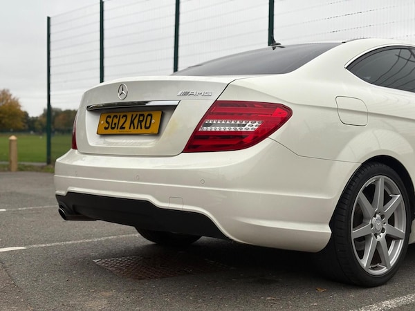 Used Mercedes-Benz C Class 2012 for sale - 76281335: Photo 4