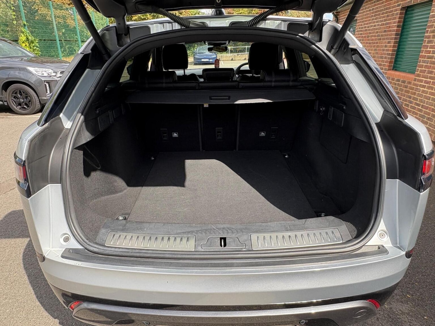 Used Land Rover Range Rover Velar 2019 for sale - 75731149: Photo 53