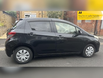 Toyota - Vitz