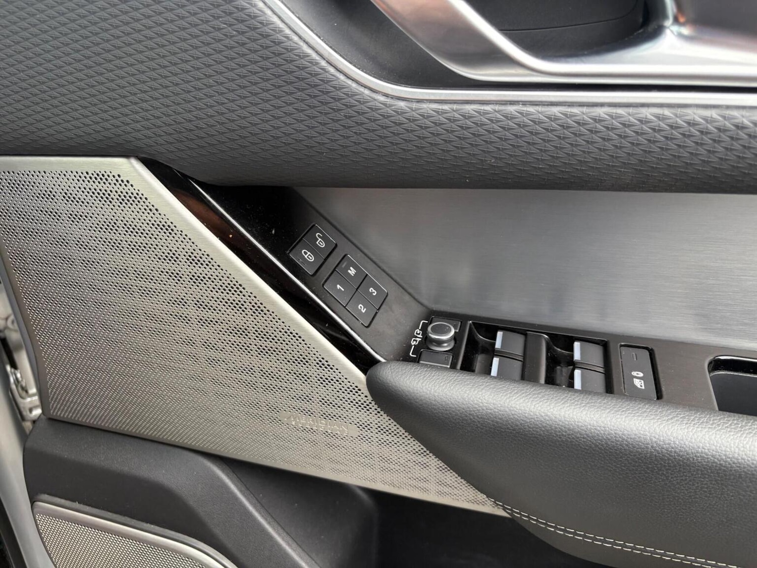 Used Land Rover Range Rover Velar 2019 for sale - 77438427: Photo 47