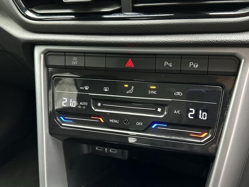 Used Volkswagen T-Roc 2023 for sale - 77545847: Photo 13