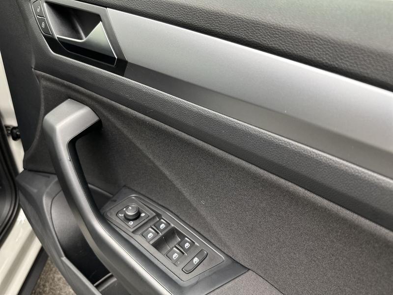 Used Volkswagen T-Roc 2023 for sale - 77545847: Photo 17