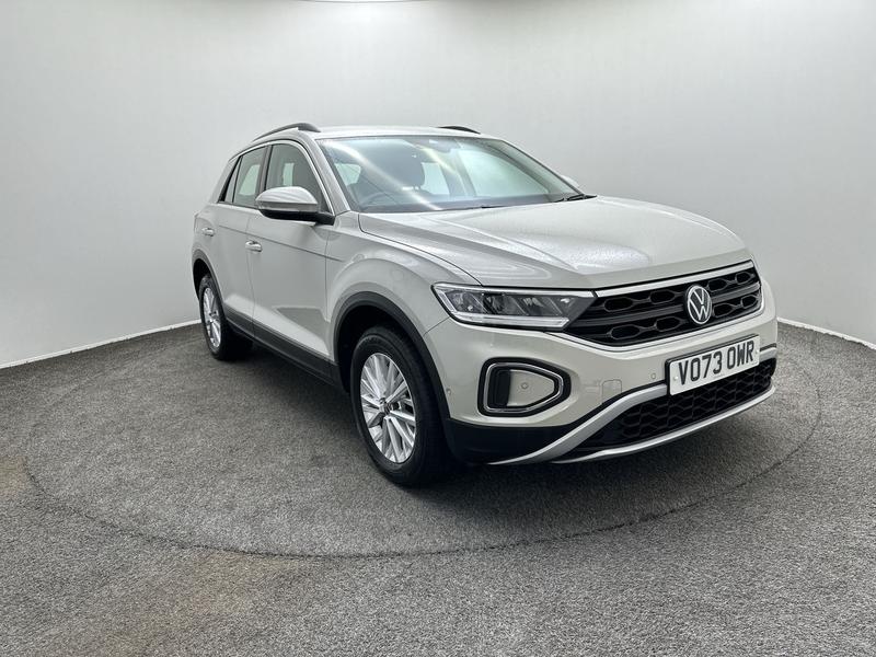 Used Volkswagen T-Roc 2023 for sale - 77545847: Photo 2