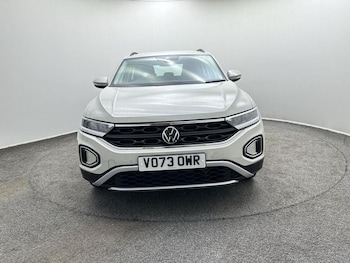 Used Volkswagen T-Roc 2023 for sale - 77545847: Photo