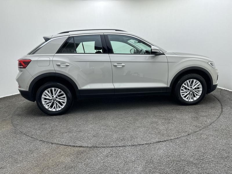 Used Volkswagen T-Roc 2023 for sale - 77545847: Photo 9