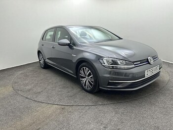 Used Volkswagen Golf 2019 for sale - 78736768: Photo