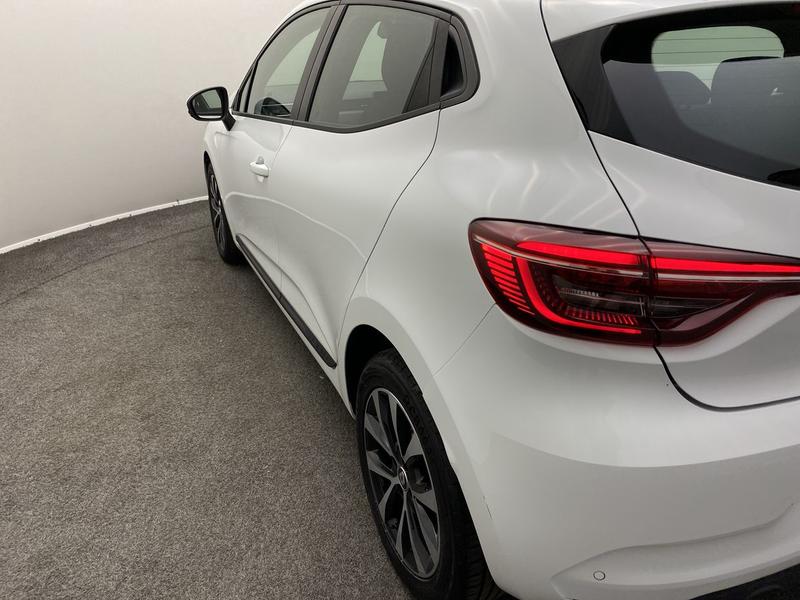 Used Renault Clio 2022 for sale - 76196472: Photo 24