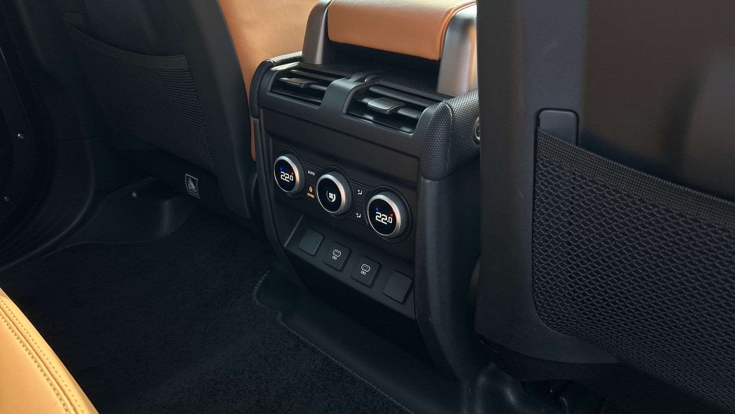 Used Land Rover Defender 2024 for sale - 78010432: Photo 18