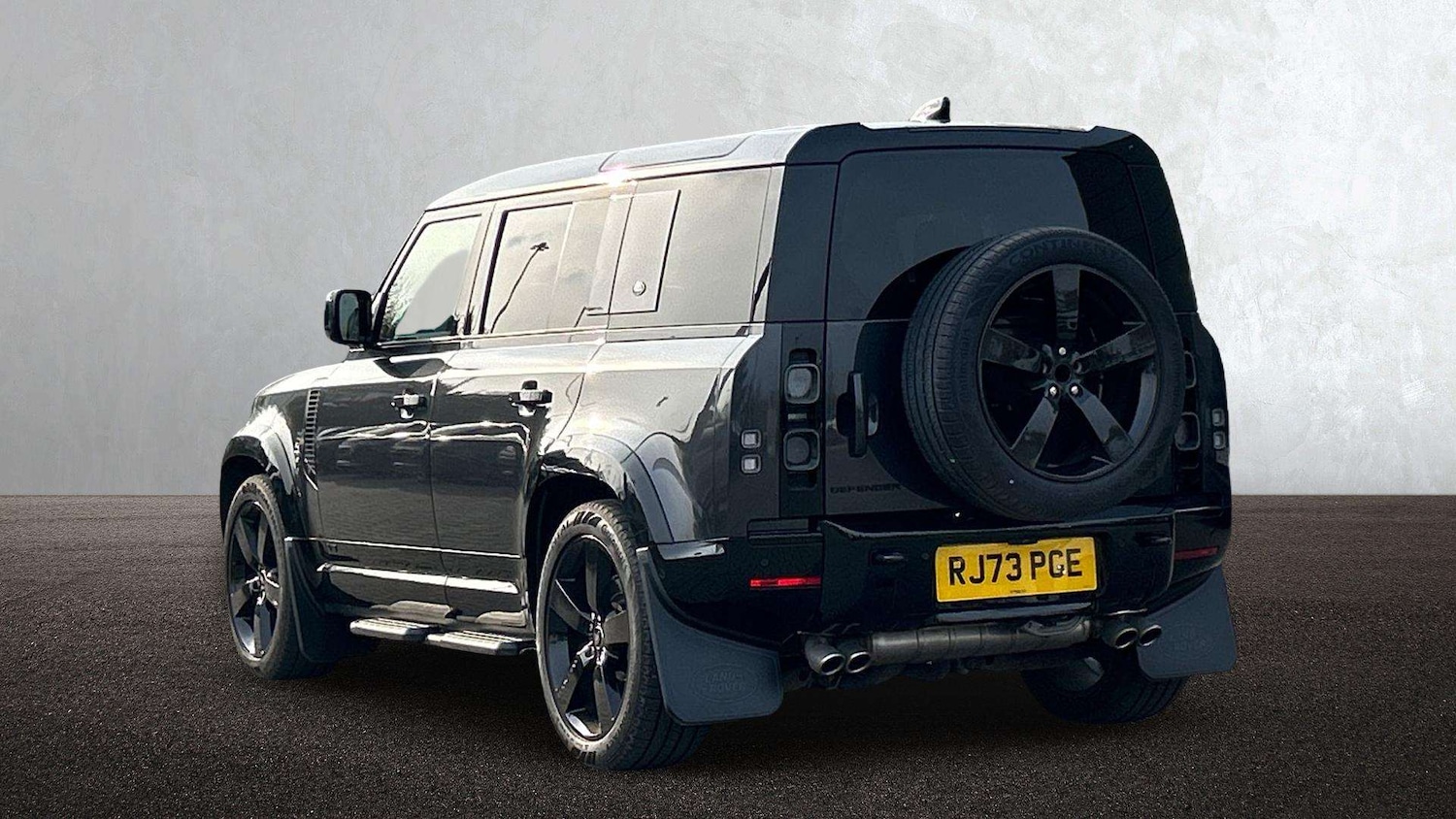 Used Land Rover Defender 2024 for sale - 78010432: Photo 2