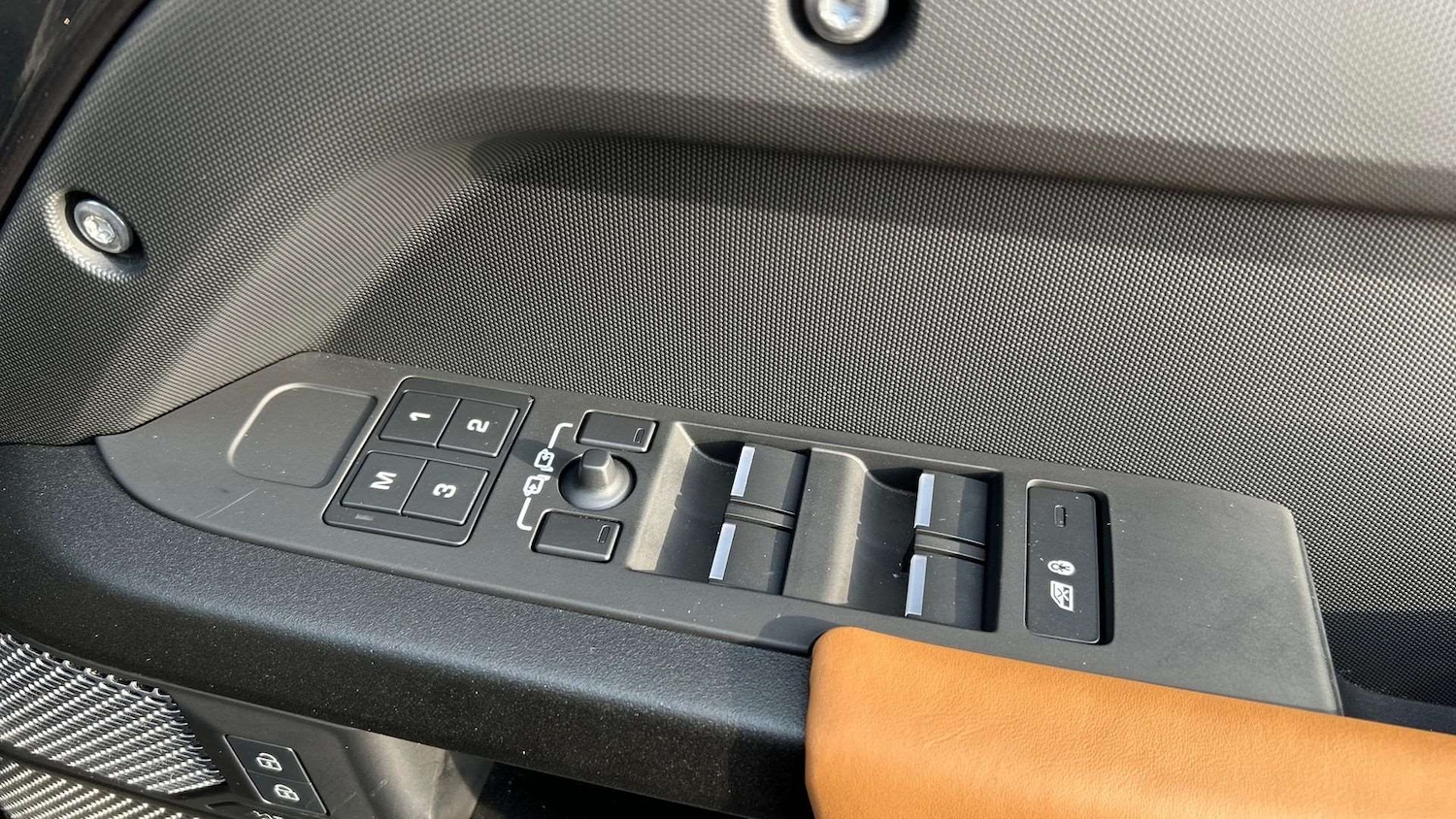 Used Land Rover Defender 2024 for sale - 78010432: Photo 25