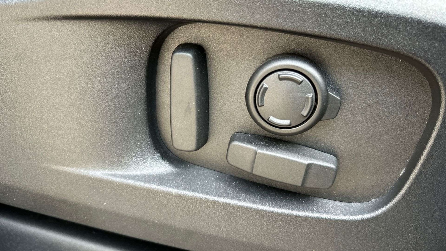 Used Land Rover Defender 2024 for sale - 78010432: Photo 34